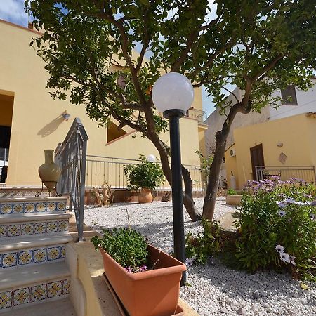 B&B Timpe Bianche Castelluzzo Exterior photo